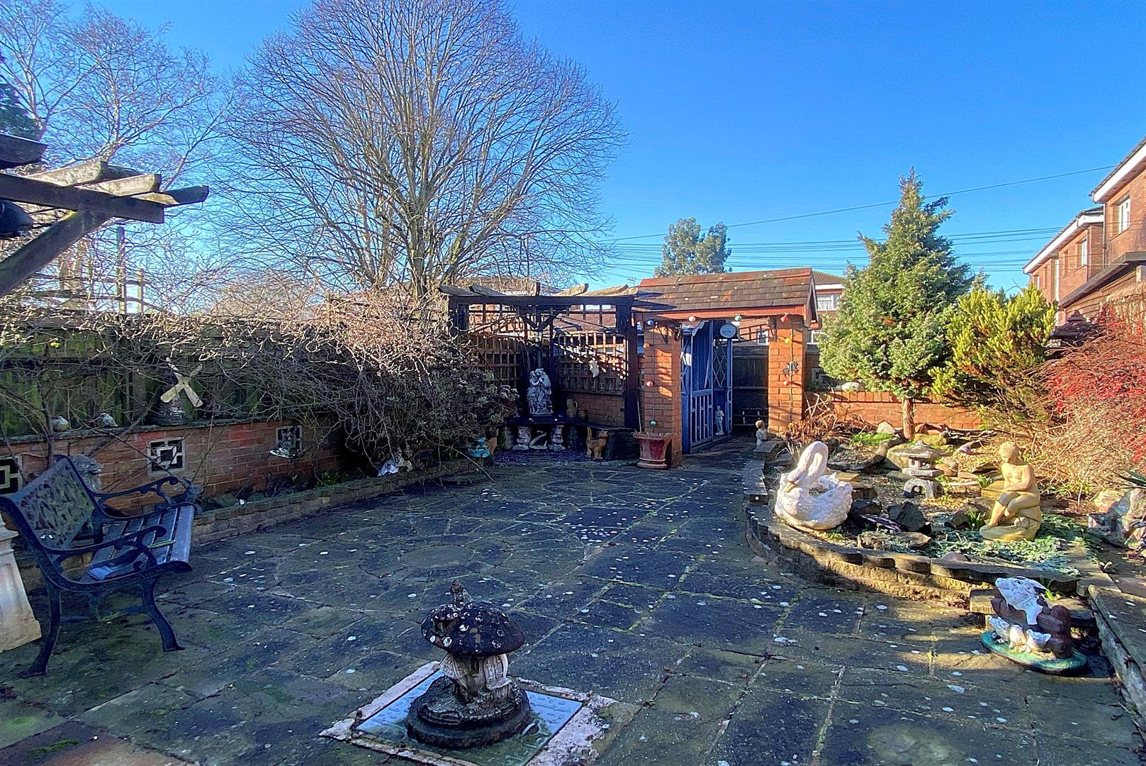 Commonside, Brierley Hill